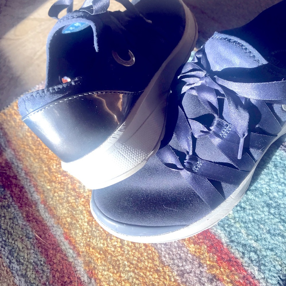 Bzees Glisten Shimmer Sneakers - Picture 4 of 5